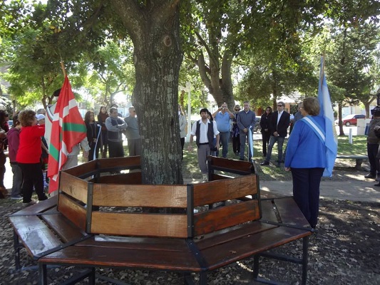 'Banco de la Paz' de la Plaza Mitre, en Arrecifes (fotoEE)